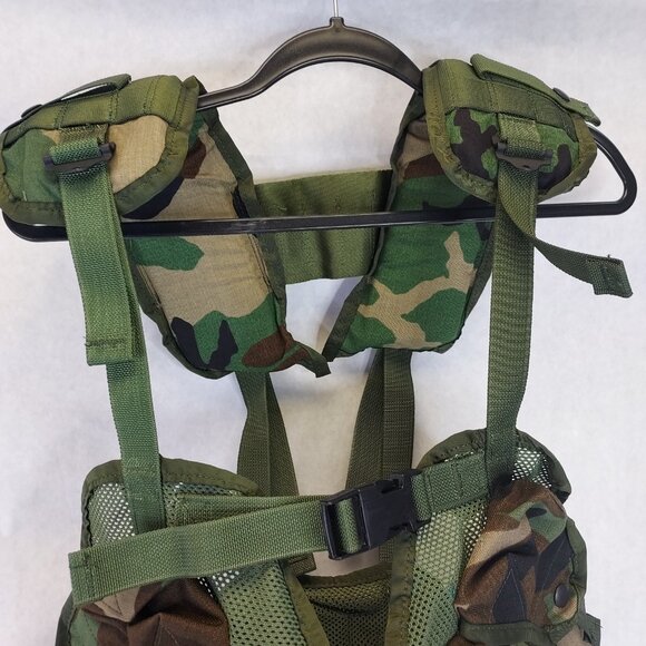 US Army Load Bearing Vest LBV Woodland Camo Tactical Harness Adjustable NEW - Picture 2 of 15